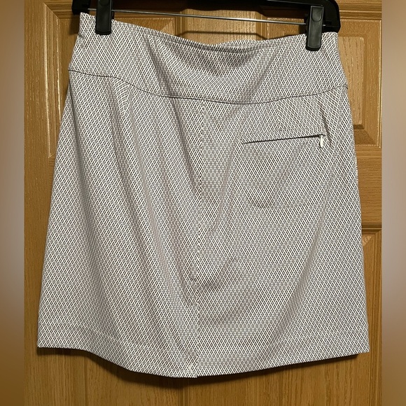 Fairway & Greene Eliza Skort - Picture 7 of 11